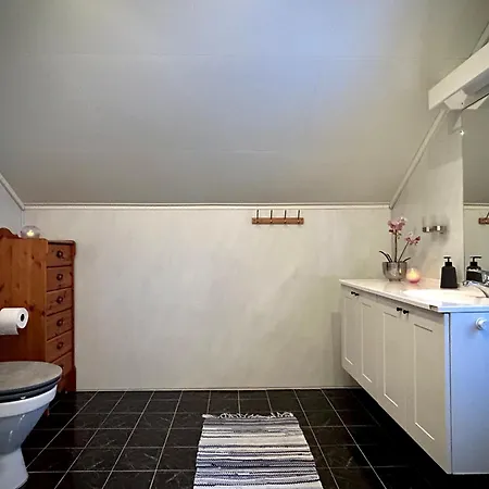 Senja, 2 Bedroom Apartment, Surrounded By The Northern Lights And The Midnight Sun Lägenhet Finnsnes